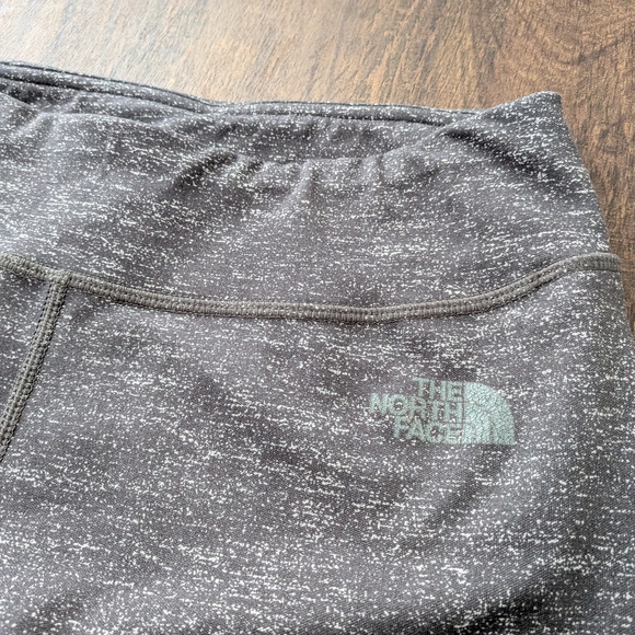 Northface Grey Capri Leggings - Picture 3 of 6